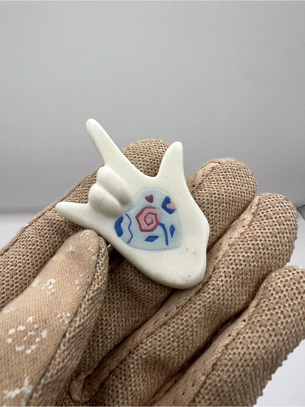 Vintage Current Inc ASL I Love You Ceramic Hand Pin Brooch